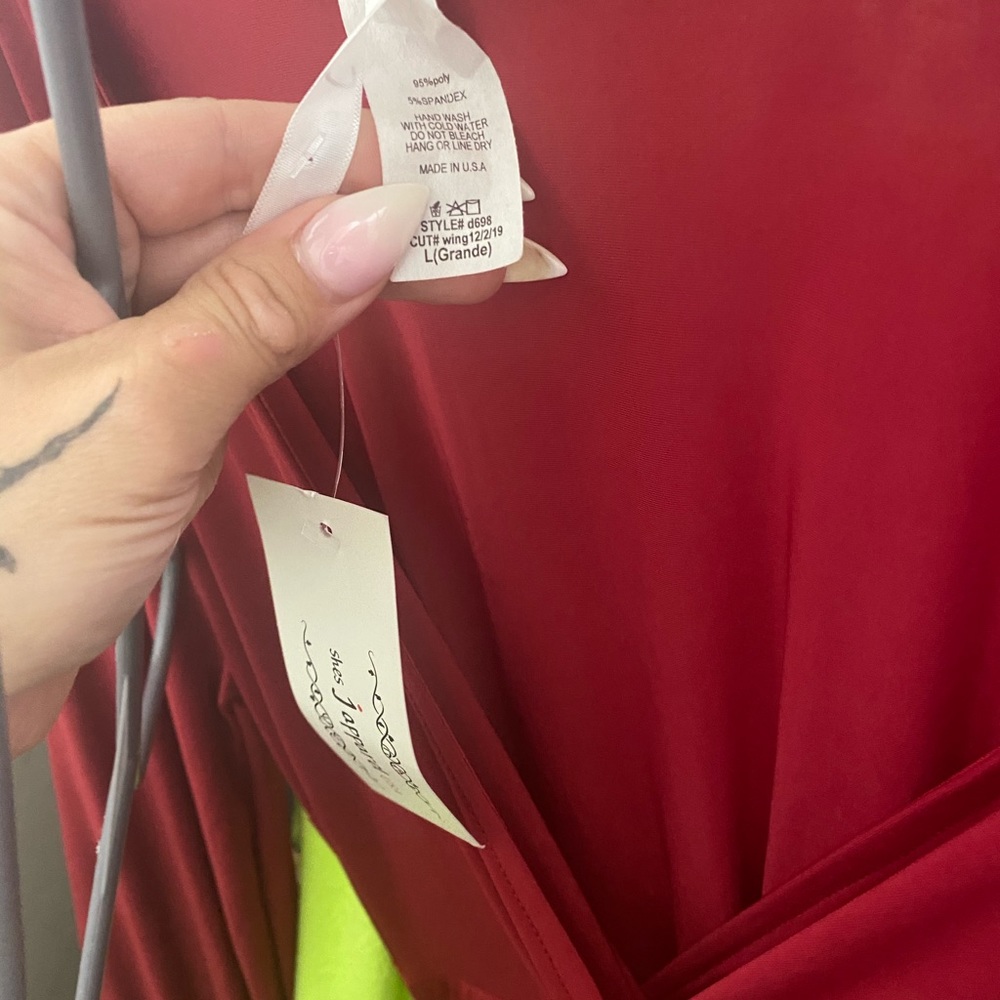 Boutique dress size large beautiful cuffs